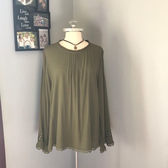Time and Tru Tops - NWT Time and Tru women’s blouse